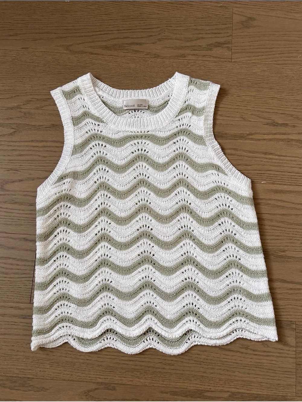 BE COOL White & Sage Wave Knit Tank Top